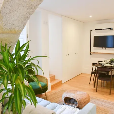 Apartment Lindo 2 Quartos Com Patio - Batalha - C *