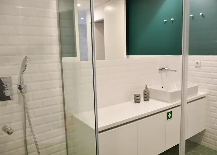 Lindo 2 Quartos Com Patio - Batalha - C *