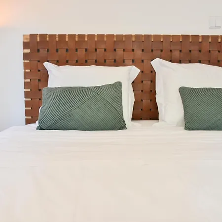 Lindo 2 Quartos Com Patio - Batalha - C *