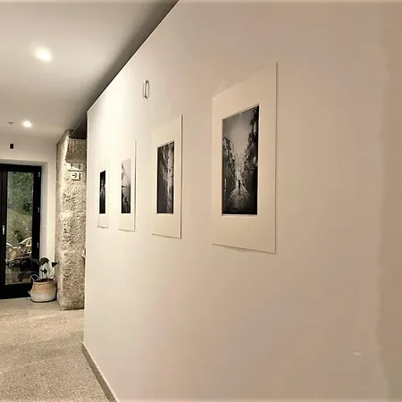 Lindo 2 Quartos Com Patio - Batalha - C * Porto