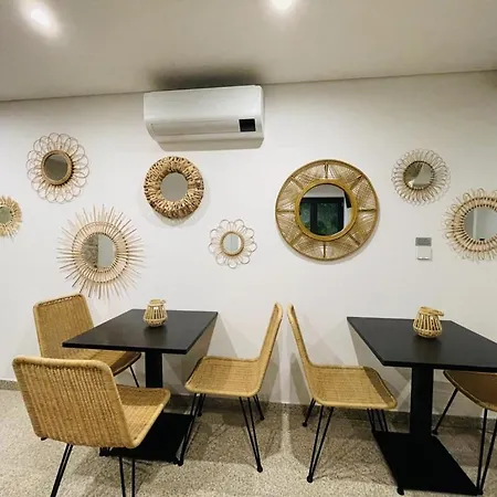 Διαμέρισμα Lindo 2 Quartos Com Patio - Batalha - C *