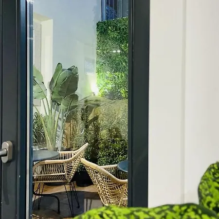 Lindo 2 Quartos Com Patio - Batalha - C