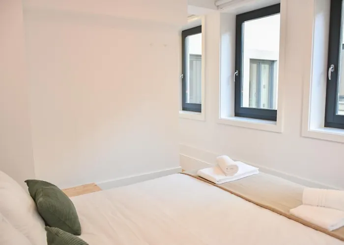 Lindo 2 Quartos Com Patio - Batalha - C