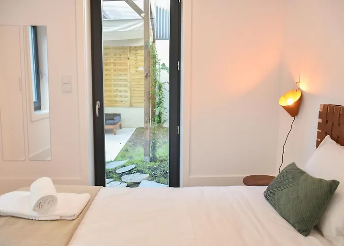 Apartament Lindo 2 Quartos Com Patio - Batalha - C Porto