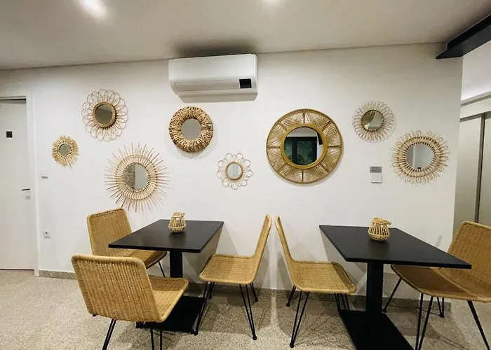 Daire Lindo 2 Quartos Com Patio - Batalha - C *