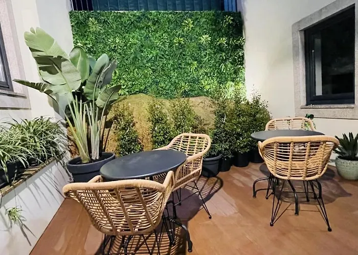 Apartament Lindo 2 Quartos Com Patio - Batalha - C