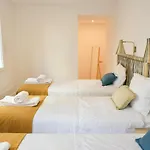 Lindo 2 Quartos Com Patio - Batalha - C *