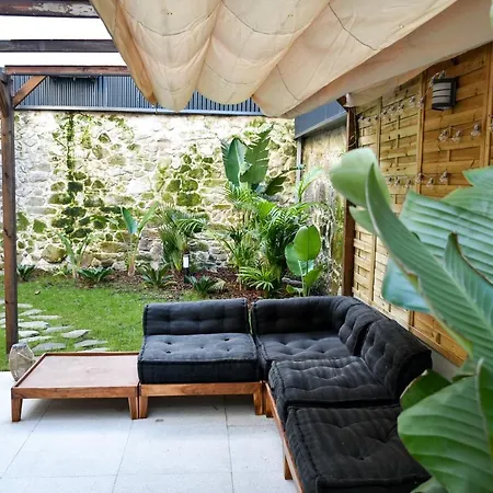 Lindo 2 Quartos Com Pátio - Batalha - C Oporto