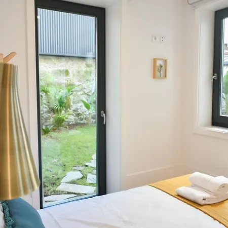 Lindo 2 Quartos Com Pátio - Batalha - C Oporto