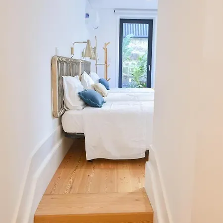 Lindo 2 Quartos Com Pátio - Batalha - C * Oporto