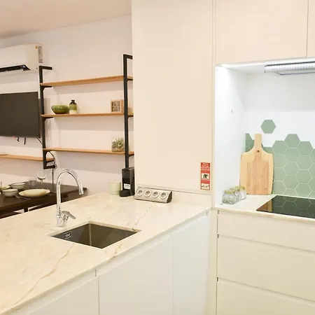 Lindo 2 Quartos Com Pátio - Batalha - C