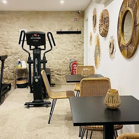 Lindo 2 Quartos Com Pátio - Batalha - C Apartamento Oporto