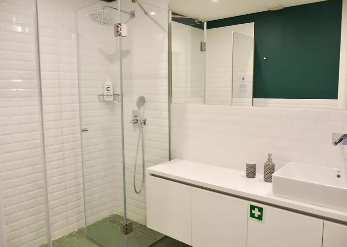 Lindo 2 Quartos Com Patio - Batalha - C * Πόρτο