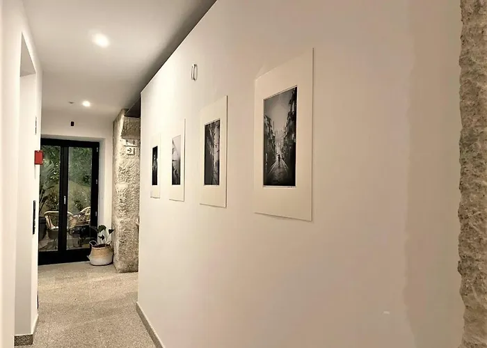 Lindo 2 Quartos Com Patio - Batalha - C * Πόρτο